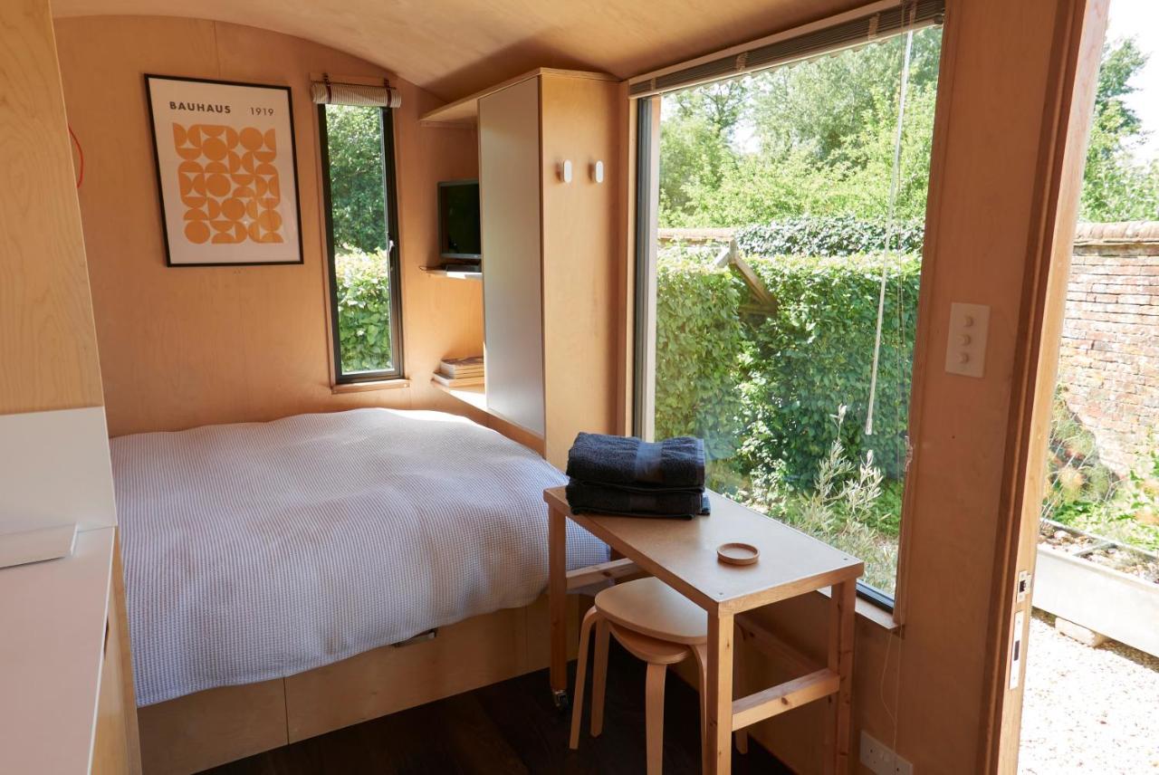 Hut64 Villa Alderbury Екстериор снимка