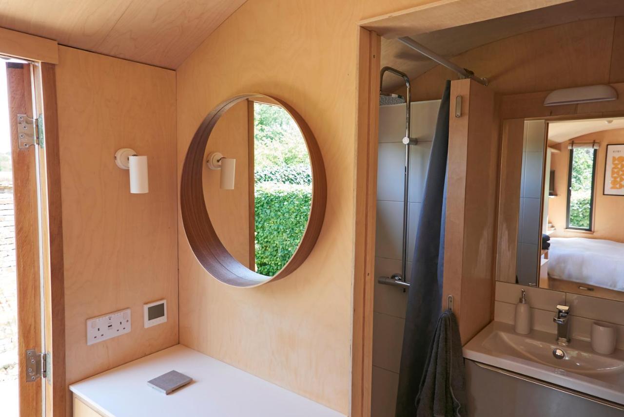 Hut64 Villa Alderbury Екстериор снимка